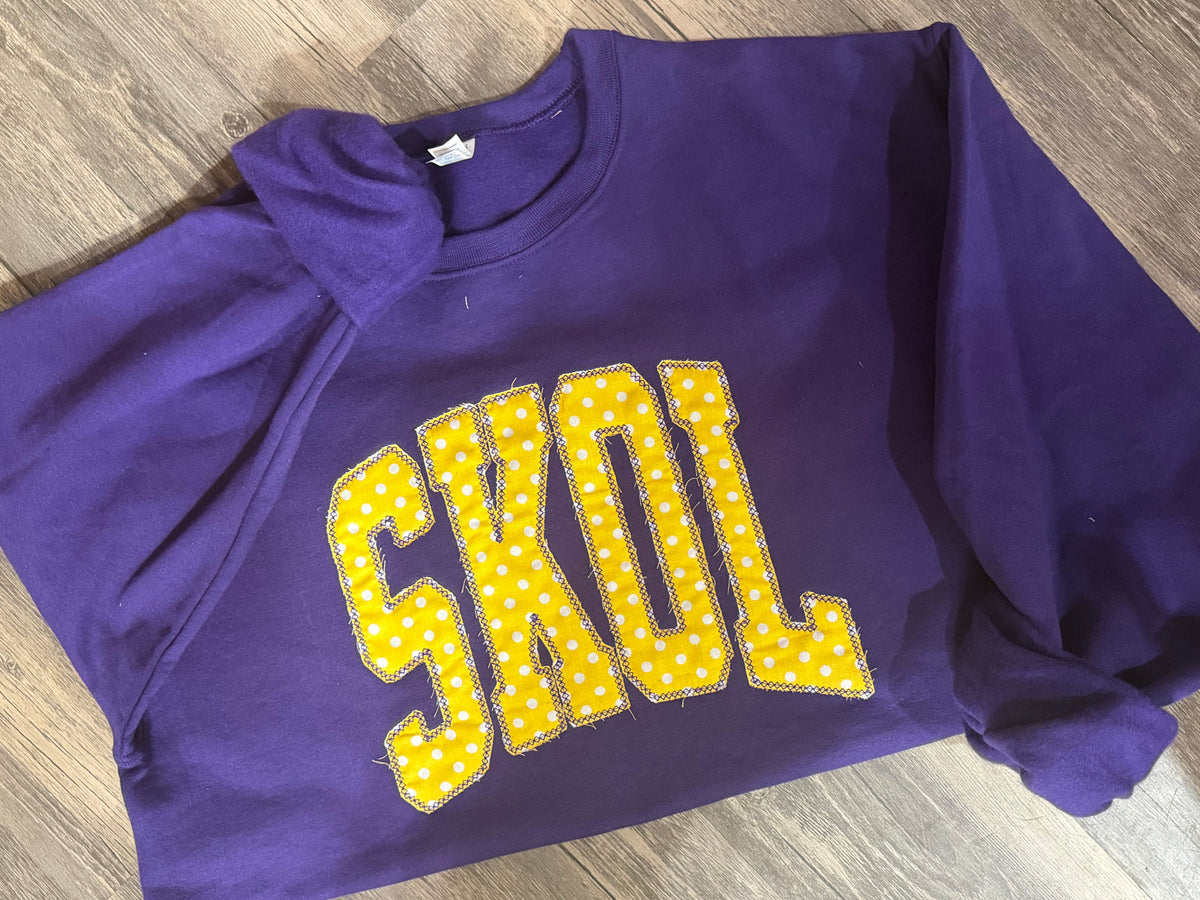 SKOL - APPLIQUE - CREWNECK SWEATSHIRT - PURPLE