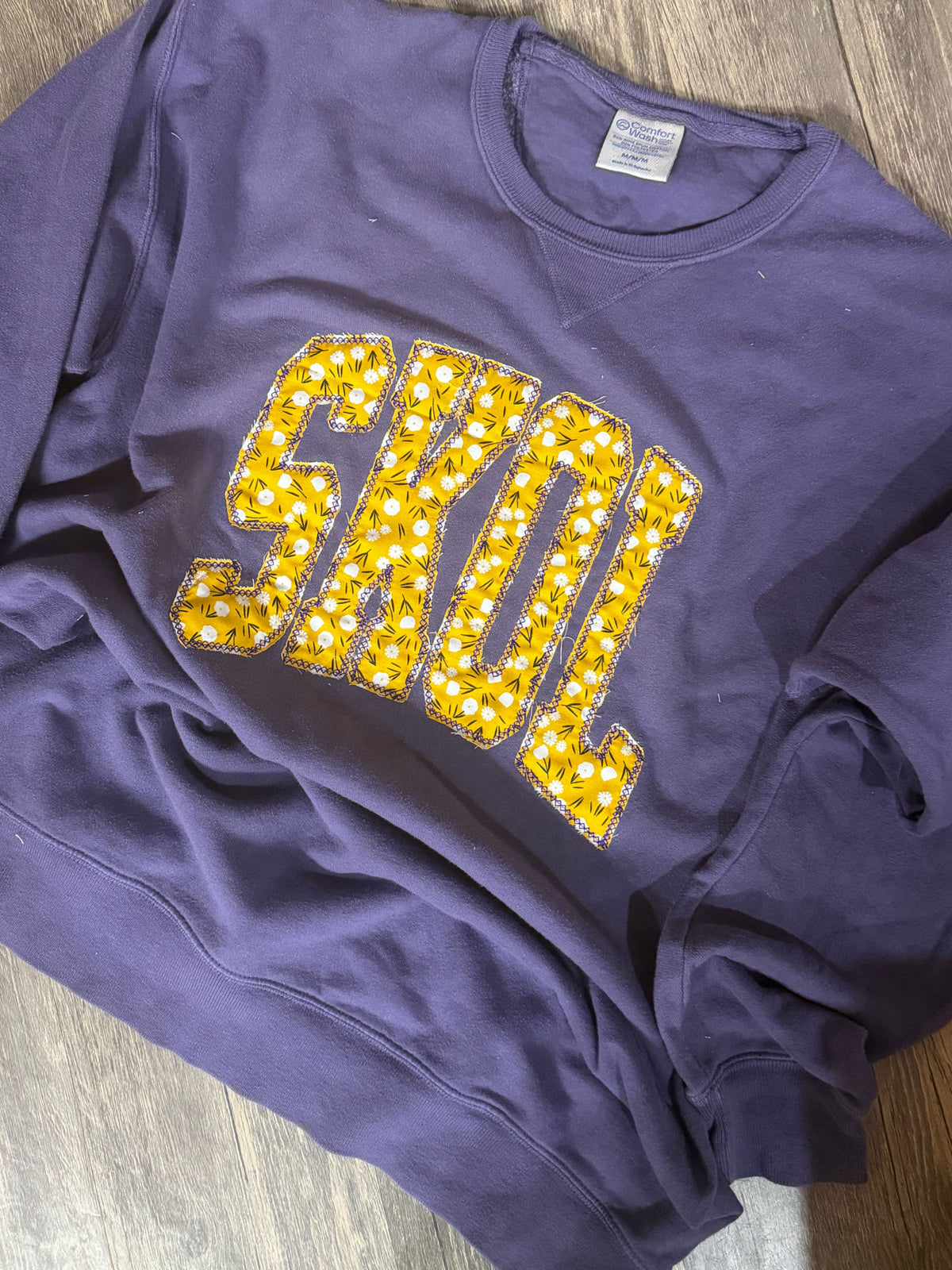 SKOL - APPLIQUE - CREWNECK SWEATSHIRT - PURPLE